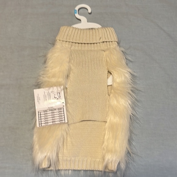 NWT FabDog faux fur sweater for a dog size S white, new with tag, turtle neck - Picture 2 of 6